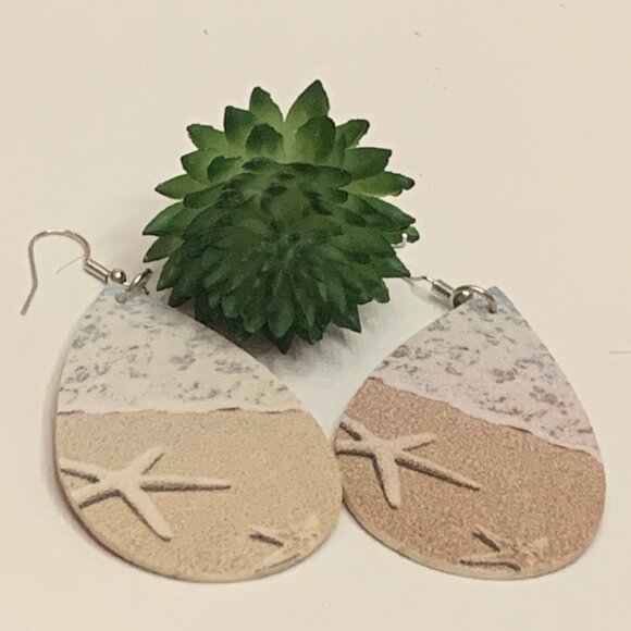 Beach Earring, Starfish Earring, Summer Earring, Vacation Earring, Ocean Earring - Picture 1 of 5